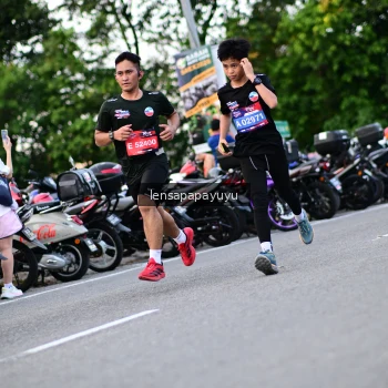 Runner Photo 4111615