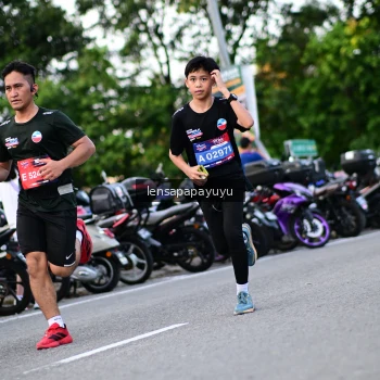 Runner Photo 4111633