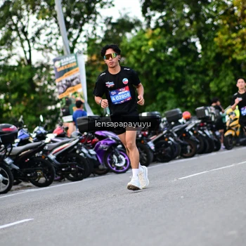 Runner Photo 4111661