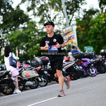 Runner Photo 4111668
