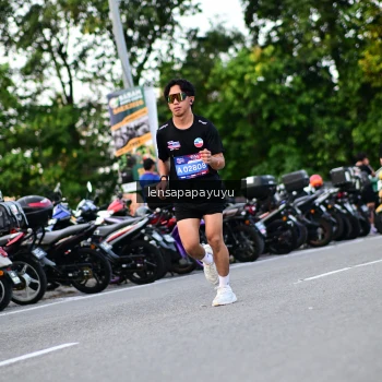 Runner Photo 4111681
