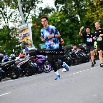Runner Photo 4111713