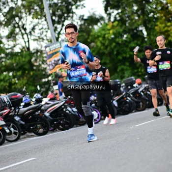 Runner Photo 4111720