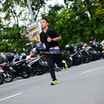 Runner Photo 4111963