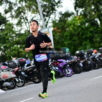 Runner Photo 4111981