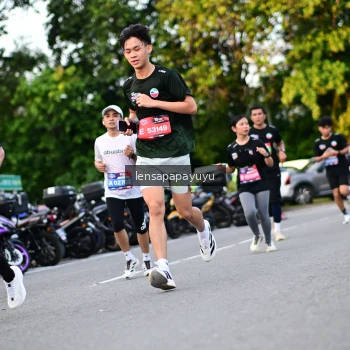 Runner Photo 4112005