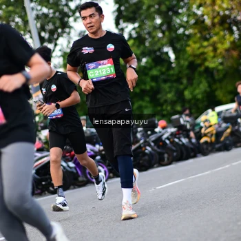 Runner Photo 4112042