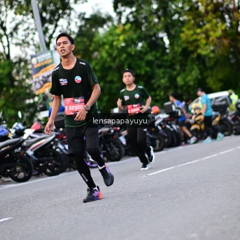 Runner Photo 4112110