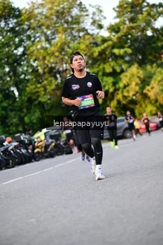 Runner Photo 4112176