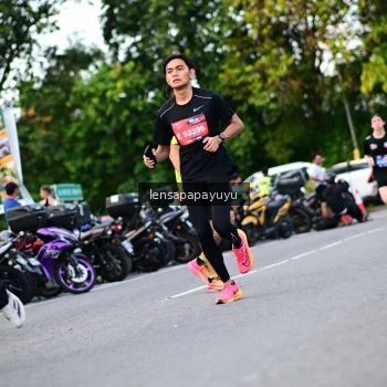 Runner Photo 4112215