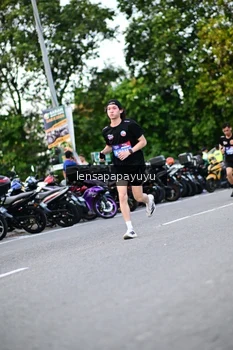Runner Photo 4112223