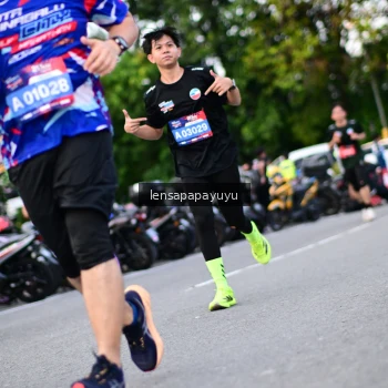 Runner Photo 4112261
