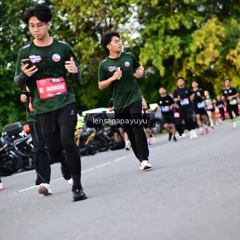Runner Photo 4112288