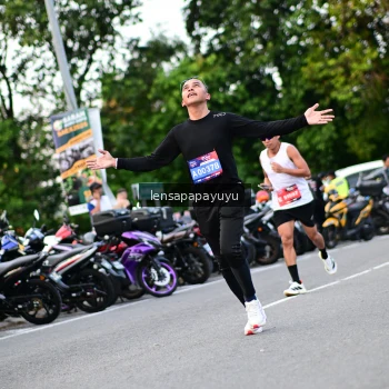 Runner Photo 4112376
