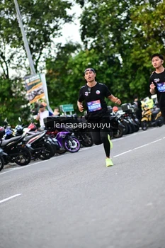 Runner Photo 4112419