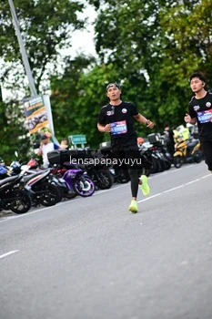 Runner Photo 4112422