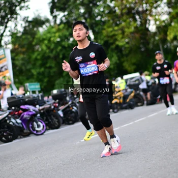 Runner Photo 4112430