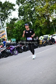 Runner Photo 4112461