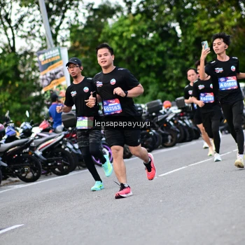 Runner Photo 4112530
