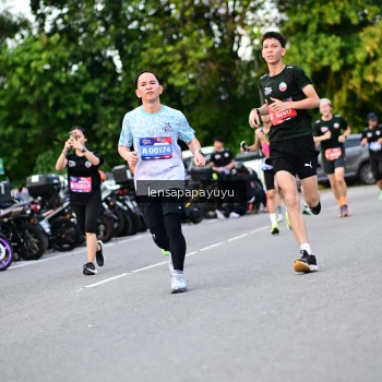 Runner Photo 4112576