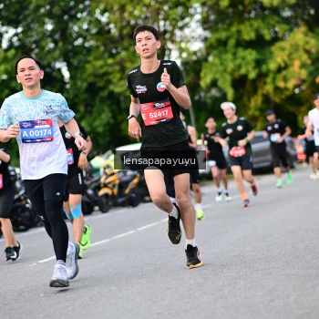 Runner Photo 4112594