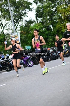 Runner Photo 4112601