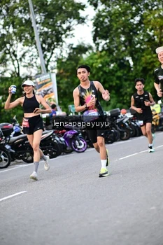 Runner Photo 4112606