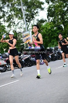 Runner Photo 4112621