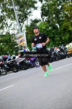 Runner Photo 4112631