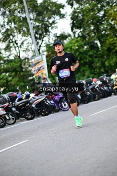 Runner Photo 4112634