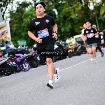 Runner Photo 4112667