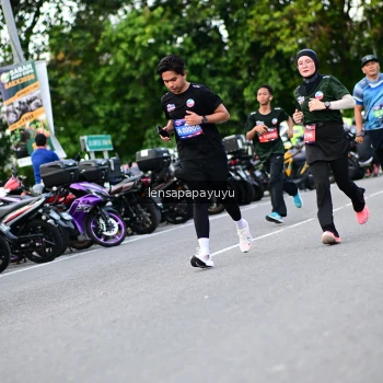 Runner Photo 4112676