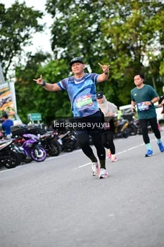 Runner Photo 4112700