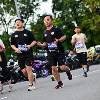 Runner Photo 4112817