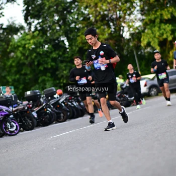 Runner Photo 4112851