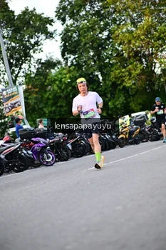 Runner Photo 4112900