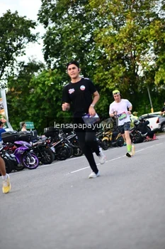 Runner Photo 4112906