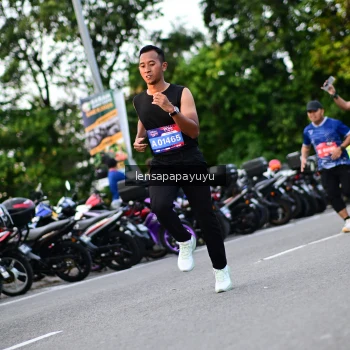 Runner Photo 4112981