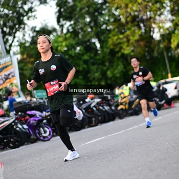 Runner Photo 4113065