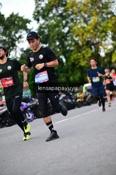 Runner Photo 4113100