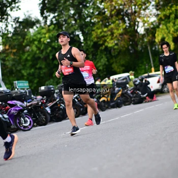 Runner Photo 4113118