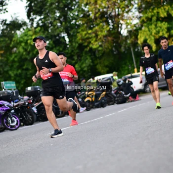 Runner Photo 4113123