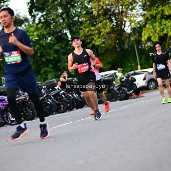 Runner Photo 4113131
