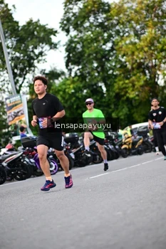 Runner Photo 4113199