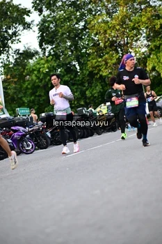 Runner Photo 4113343