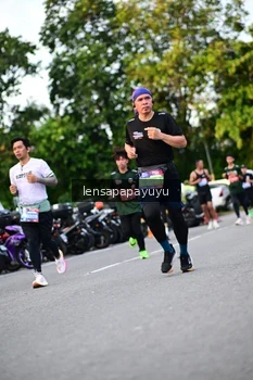 Runner Photo 4113348