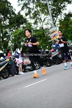 Runner Photo 4113355