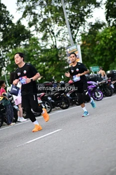 Runner Photo 4113358