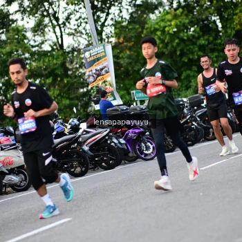 Runner Photo 4113366