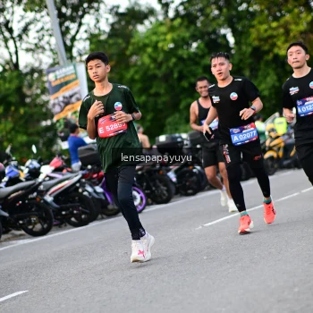 Runner Photo 4113372